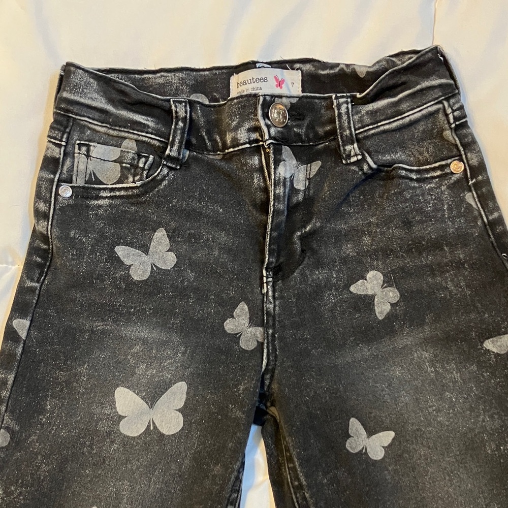 Beautees Charcoal Butterfly Patterned Jeans - Picture 3 of 5